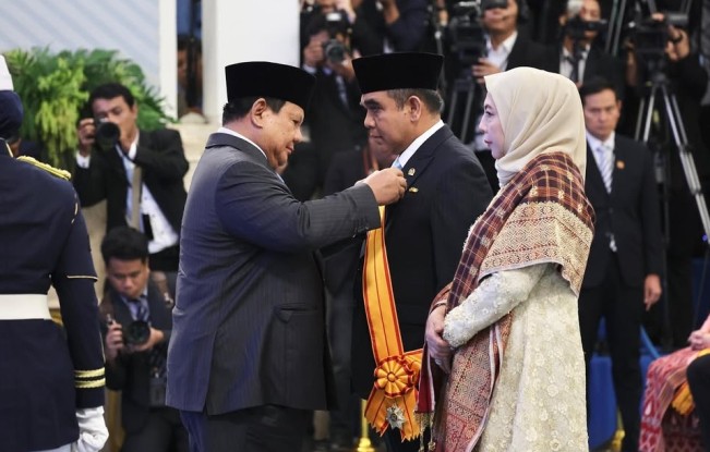 Ketua MPR RI Ahmad Muzani dianugerahi Tanda Kehormatan Bintang Republik Indonesia Utama oleh Presiden Prabowo Subianto di Istana Negara, Jakarta, Senin (25/8/2025). [Instagram @ahmadmuzani2]